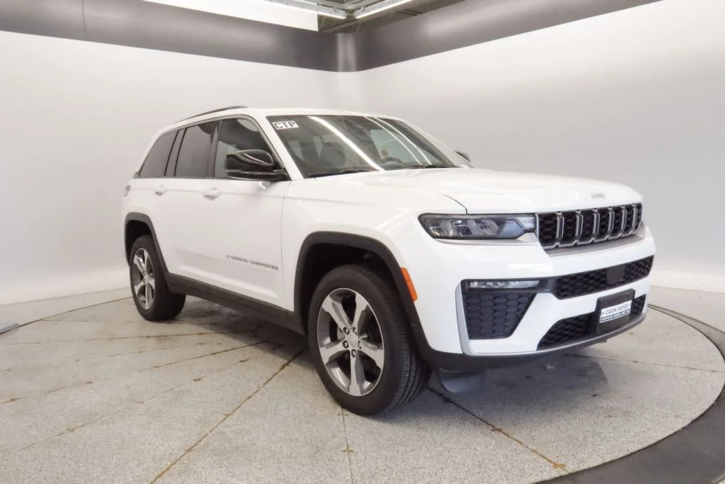 New 2026 Bright White Clear-Coat Exterior Paint Jeep Limited image 6