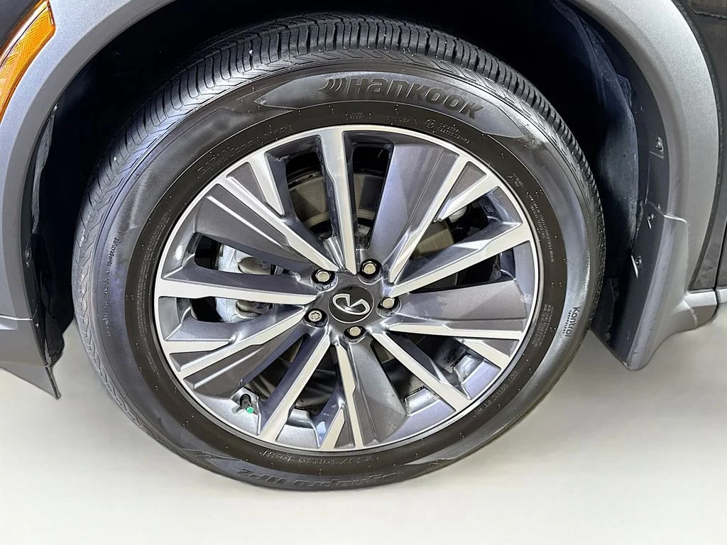 Certified Used 2026 Black INFINITI LUXE image 43