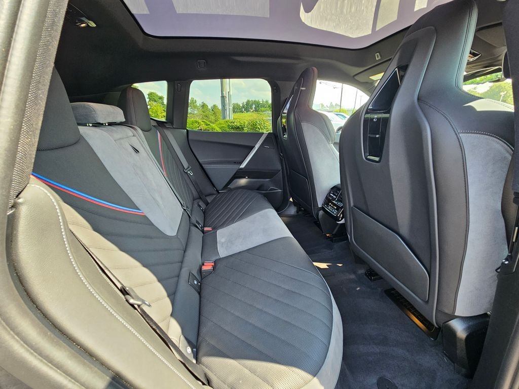 Used 2026 Black BMW xDrive60 image 20