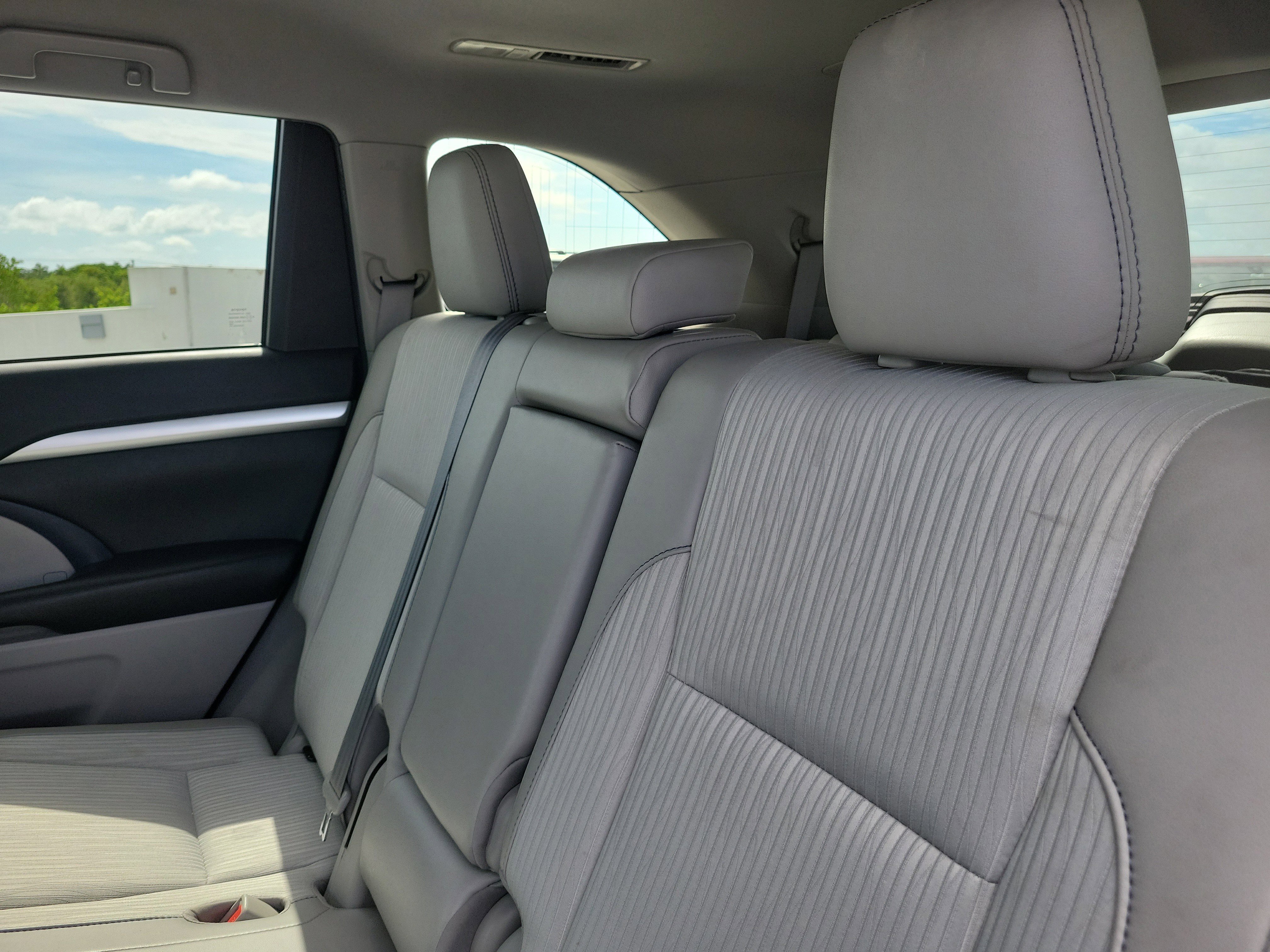 Used 2019 Shoreline Mist Toyota LE Plus image 12