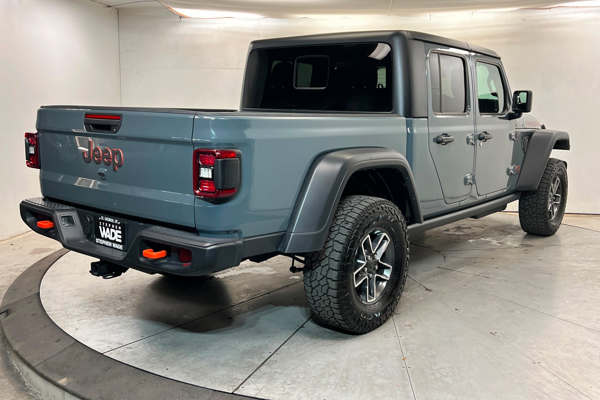 Certified Used 2026 Anvil Clearcoat Jeep Mojave image 6