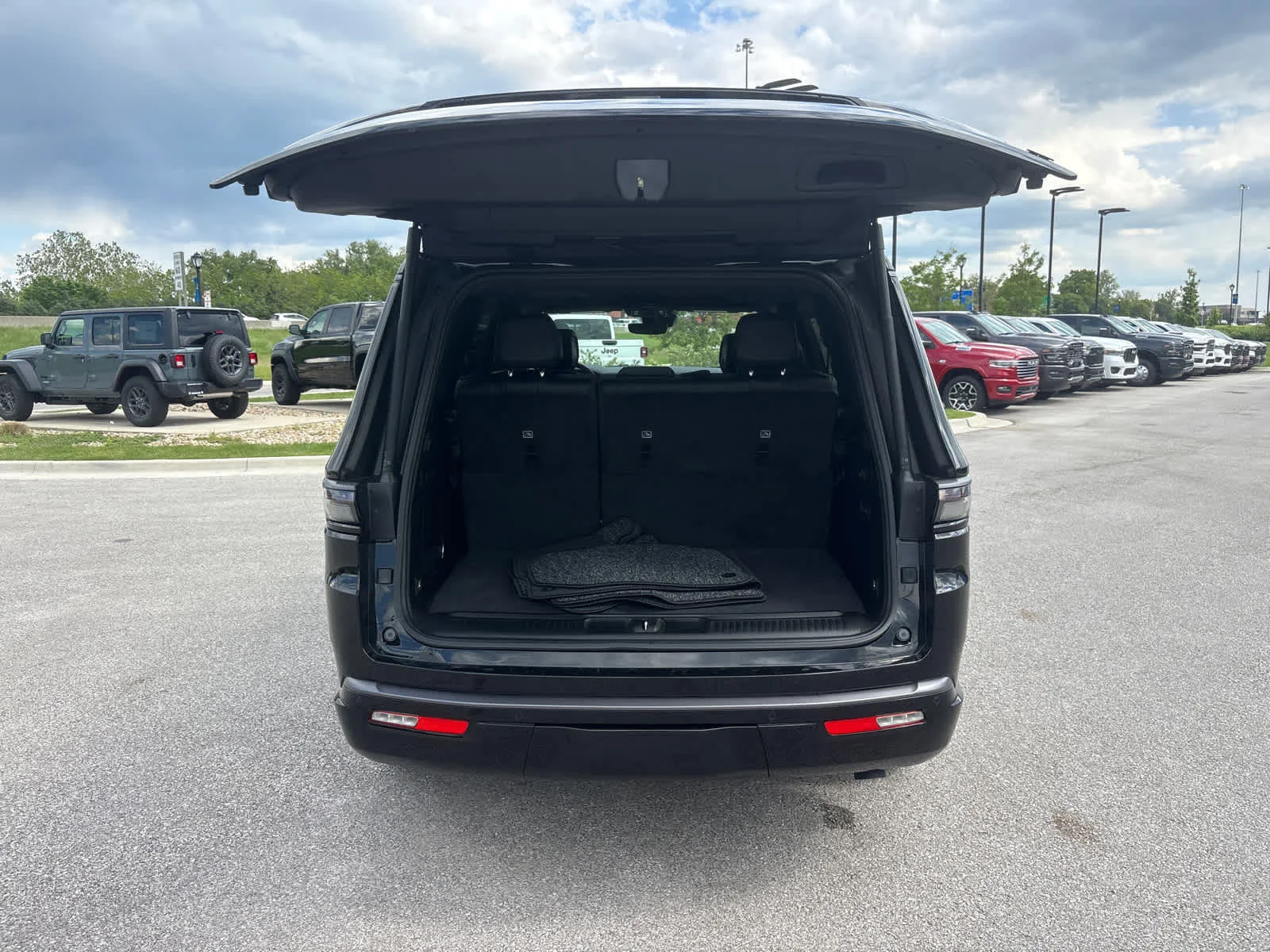 New 2026 High Gloss Black Exterior Paint Jeep 85th Anniversary image 11