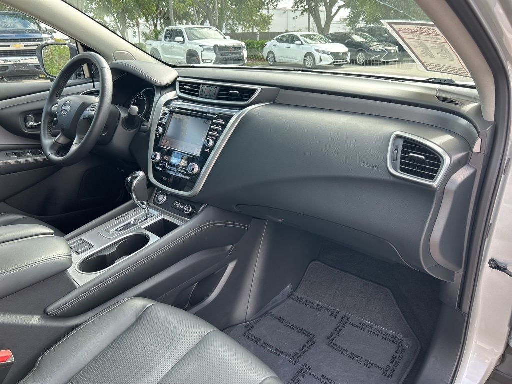 Used 2024 Silver Nissan SL image 43