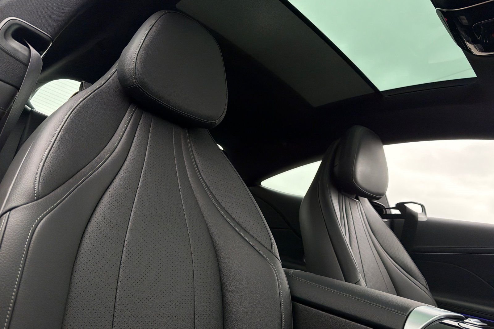 New 2026 Polar White Mercedes-Benz CLE 300 image 3
