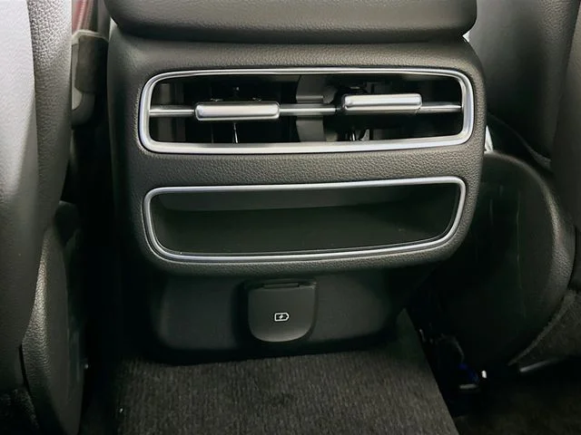 New 2026 White Genesis 2.5T image 13