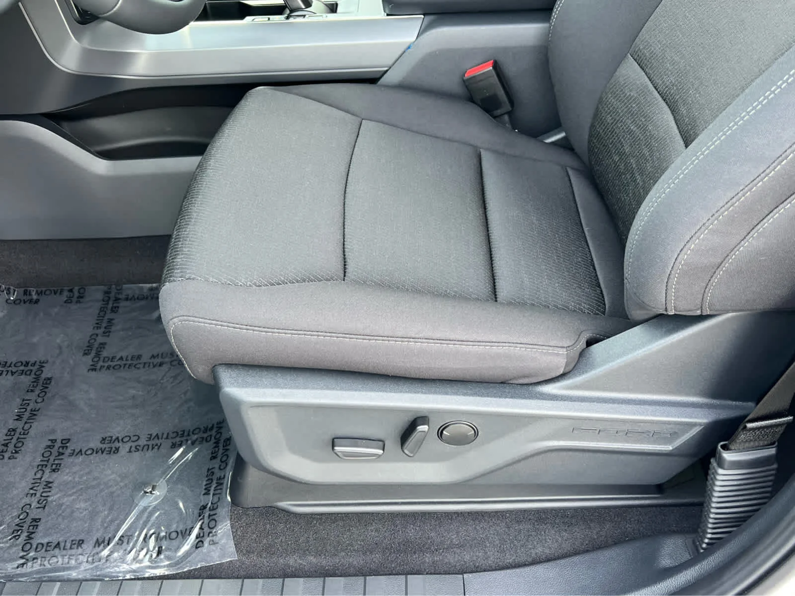 New 2026 Oxford White Ford XLT image 30
