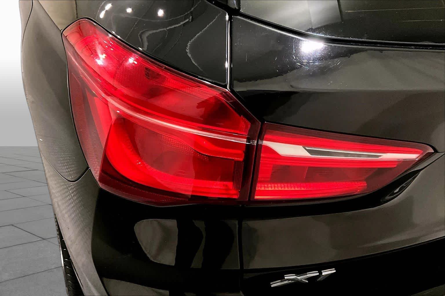 Used 2019 Jet Black BMW xDrive28i image 27