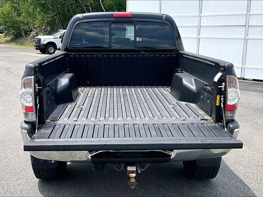 Used 2013 Black Toyota Base image 28