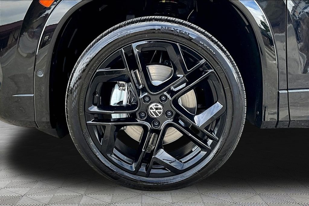 New 2026 Black Volkswagen SE R-Line Black image 33