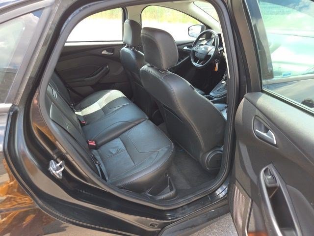 Used 2015 Black Ford SE image 18