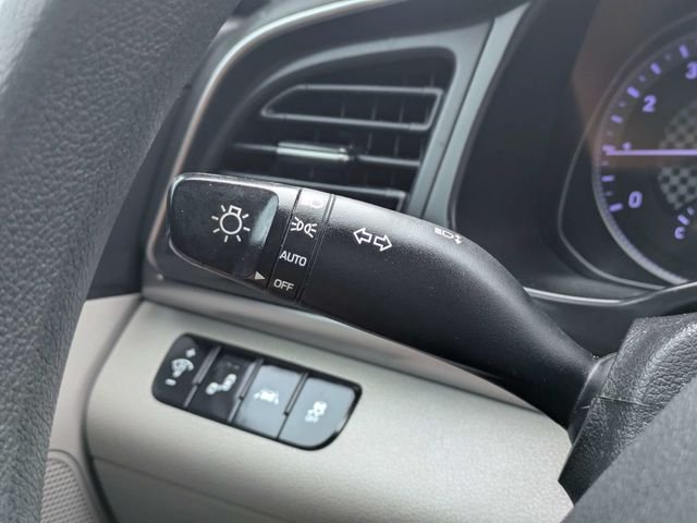 Used 2020 Silver Hyundai SEL image 24