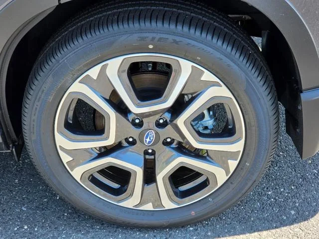 New 2026 MAGNETITE GRAY METALLIC Subaru Limited 7-Passenger image 4
