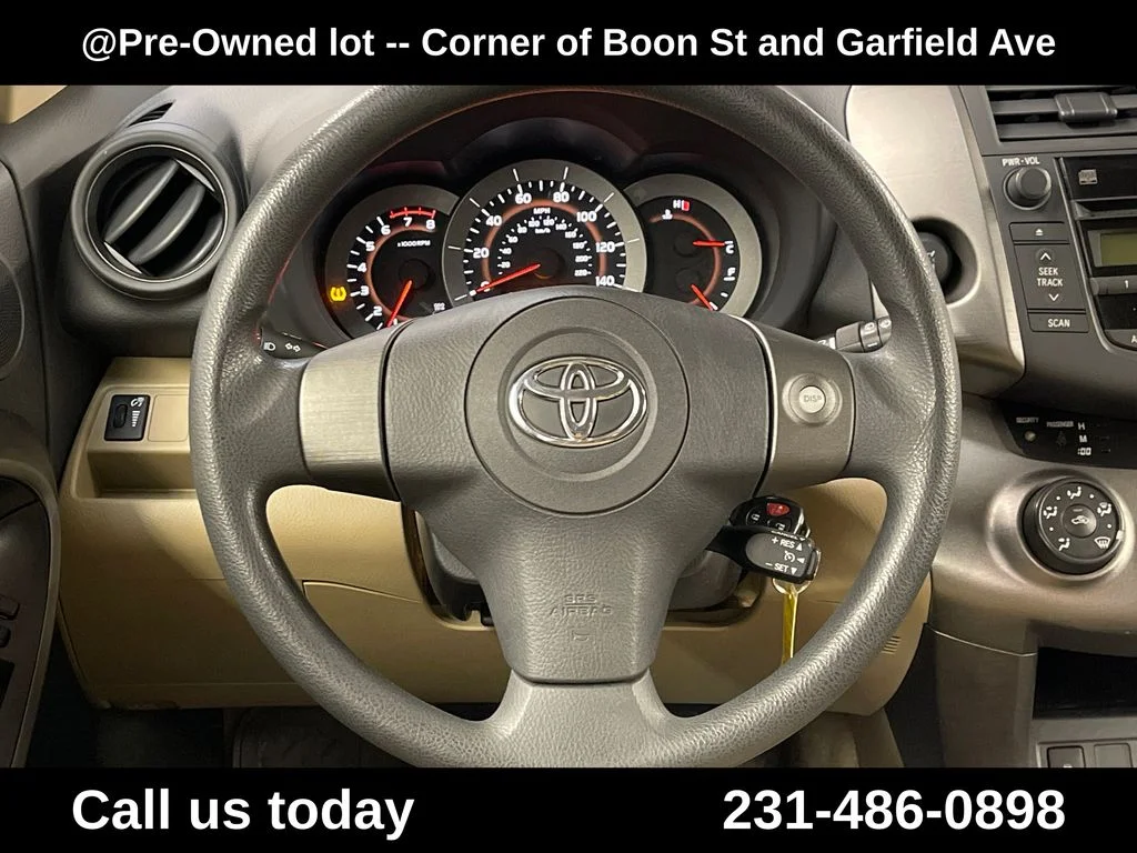 Used 2011 Brown Toyota Base image 20