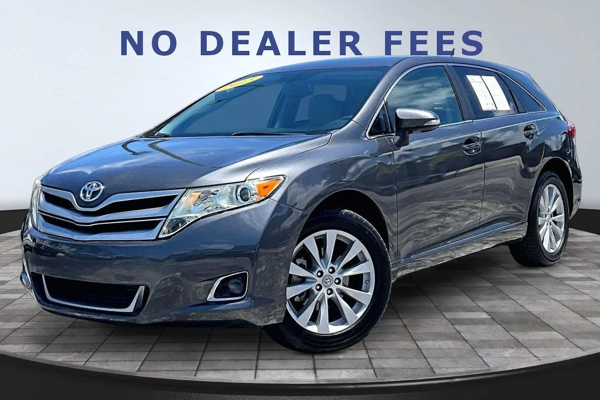 Used 2013 Gray Toyota LE image 1