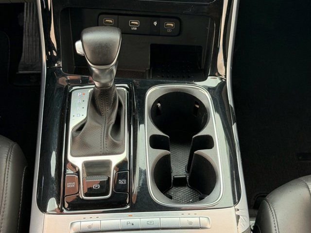Used 2023 White Kia EX image 21