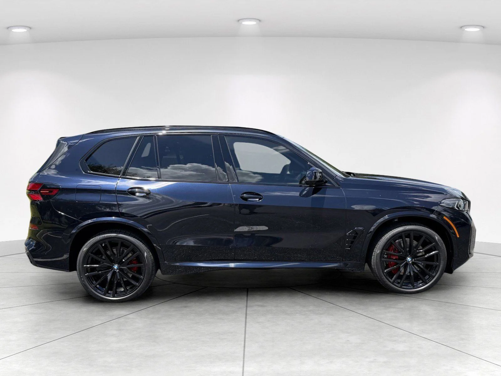 New 2026 Carbon Black Metallic BMW xDrive40i image 3