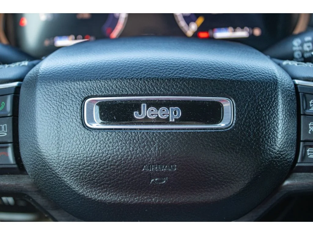 Used 2024 Silver Zynith Jeep Limited image 42