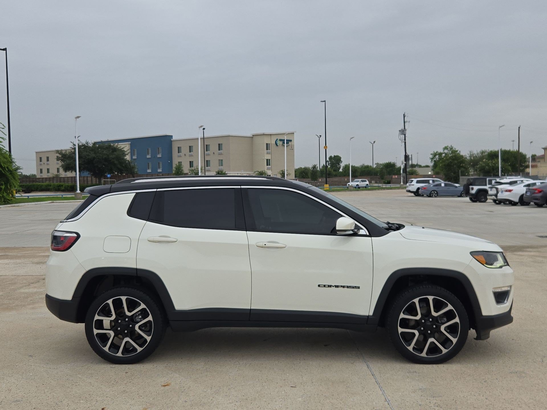 Used 2019 White Clearcoat Jeep Limited image 2