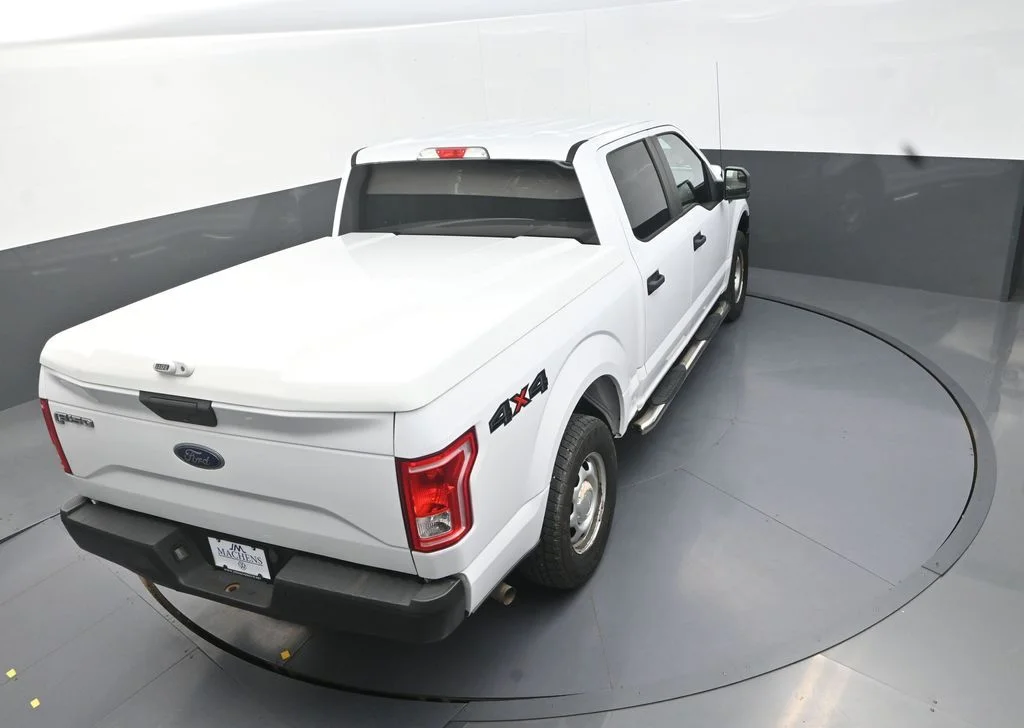 Used 2017 White Ford XL image 20