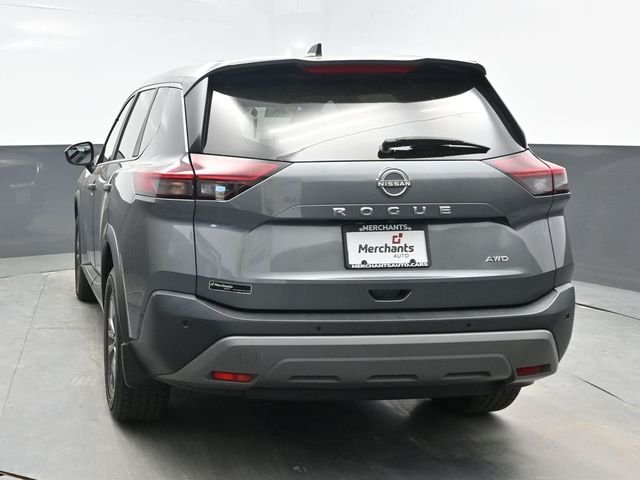 Used 2023 Gray Nissan S image 5