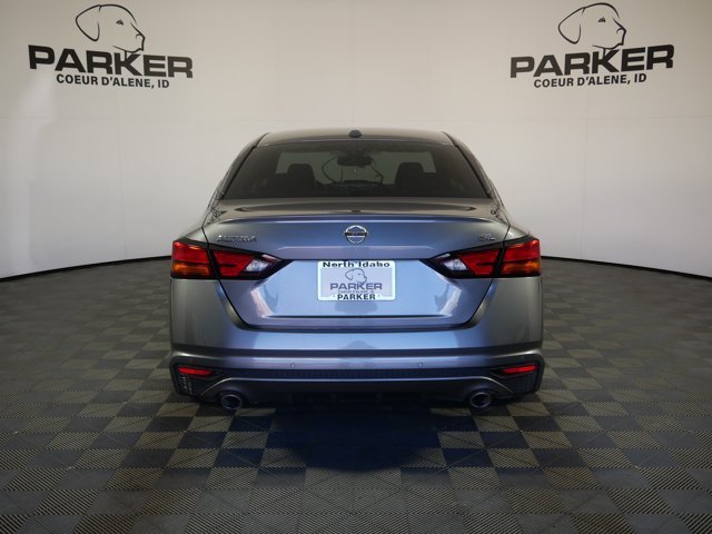 Used 2019 Gun Metallic Nissan SL image 6