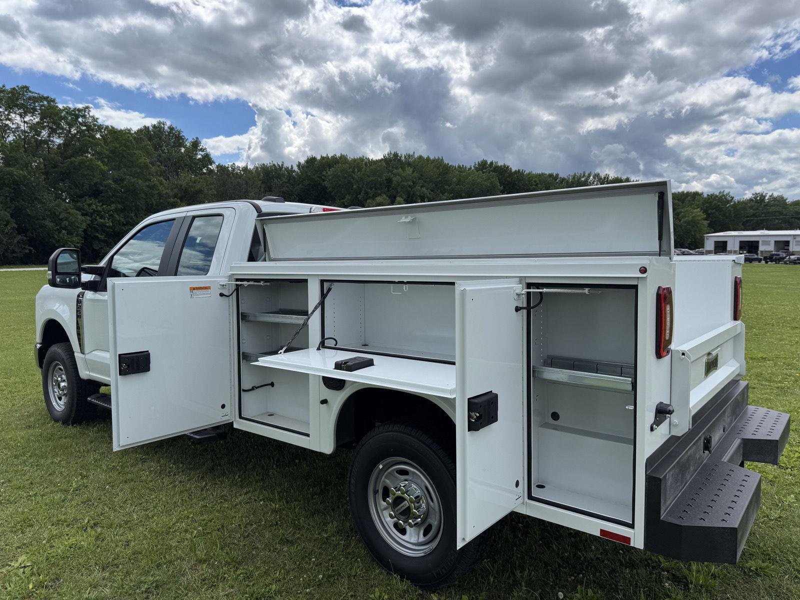 New 2026 Oxford White Ford F-250® XL image 23