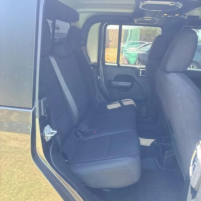 Used 2020 GRAY Jeep Sport S image 17
