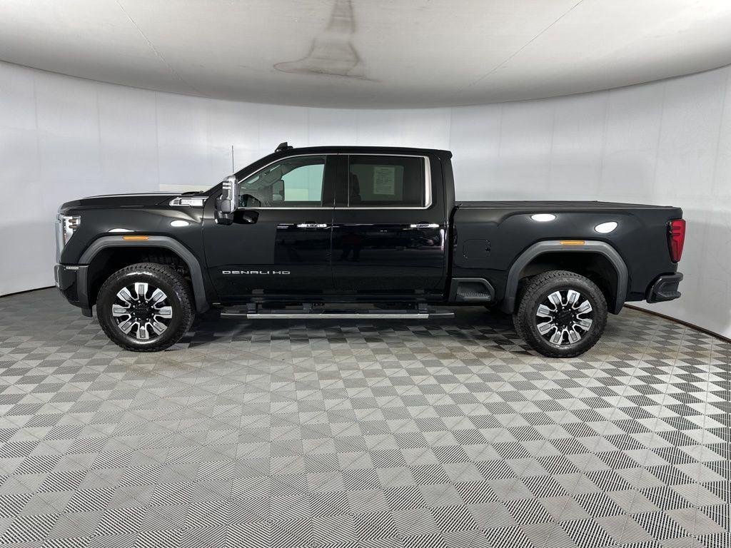 Used 2025 Onyx Black GMC Denali image 7
