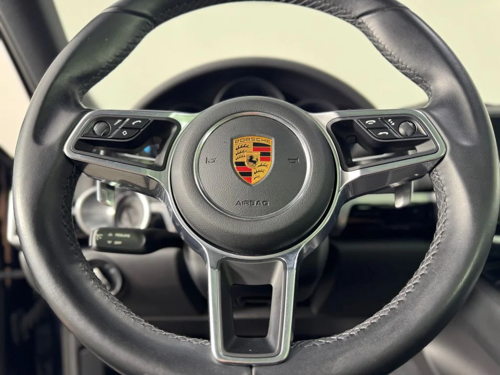 Used 2018 Moonlight Blue Metallic Porsche Base image 13