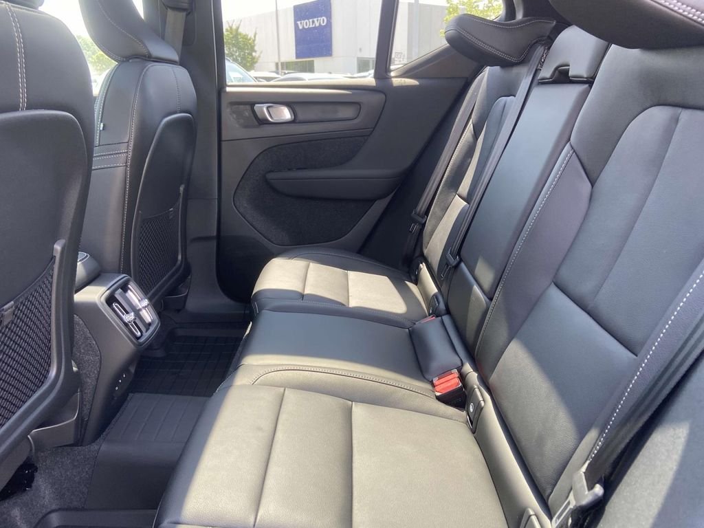 2026 Volvo XC40 Plus - Photo 23