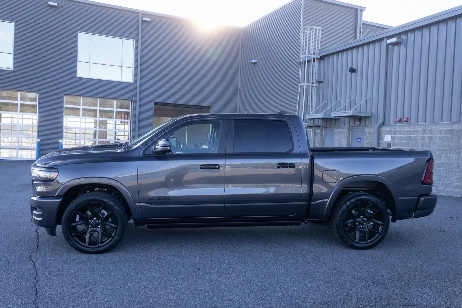 New 2026 Granite Crystal Metallic Clear-Coat Exterior Paint RAM Laramie image 5