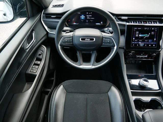 Used 2024 Silver Jeep Altitude image 12