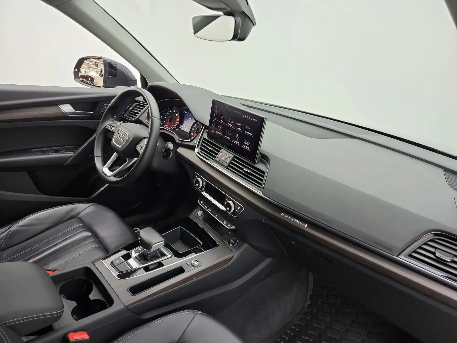 Used 2023 Manhattan Gray Metallic Audi Premium image 18