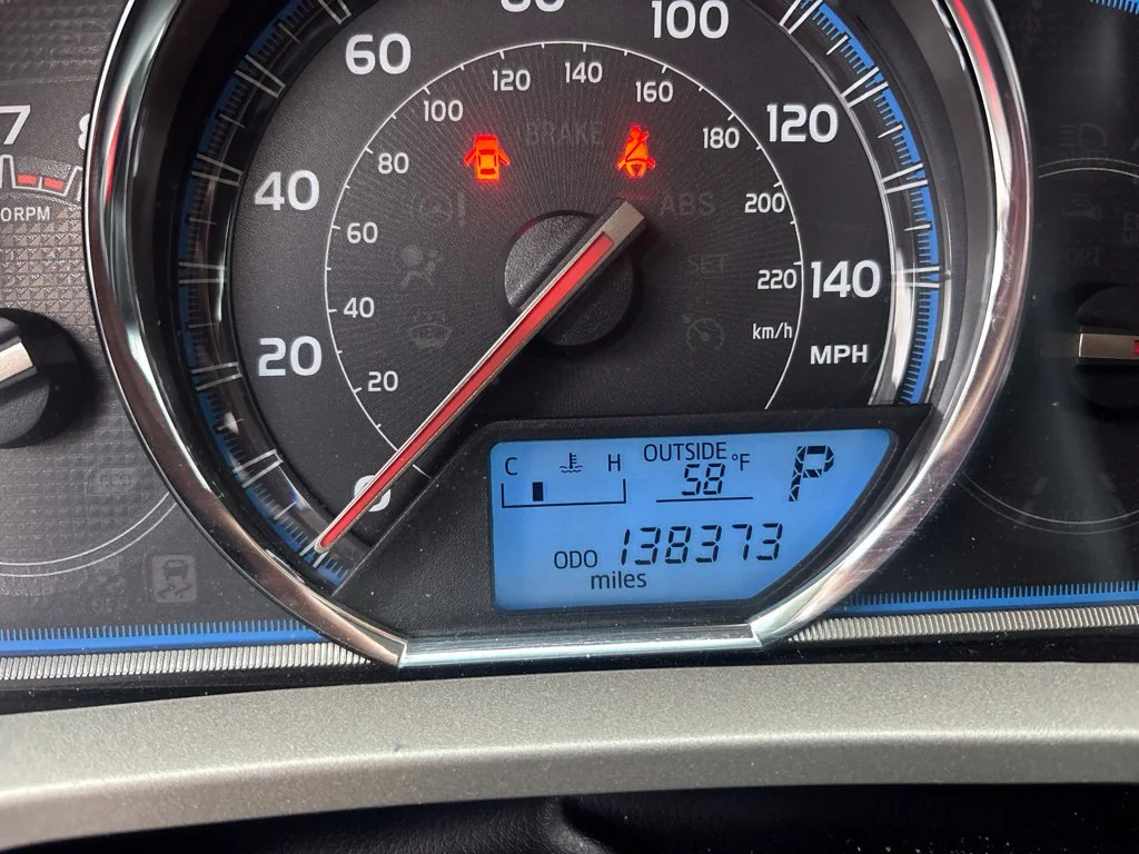 Used 2014 Magnetic Gray Metallic Toyota Limited image 27