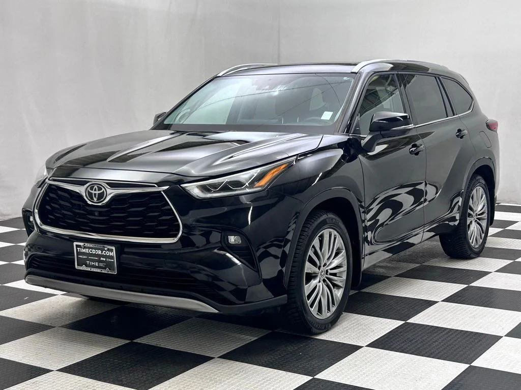 Used 2022 Black Toyota Platinum image 4