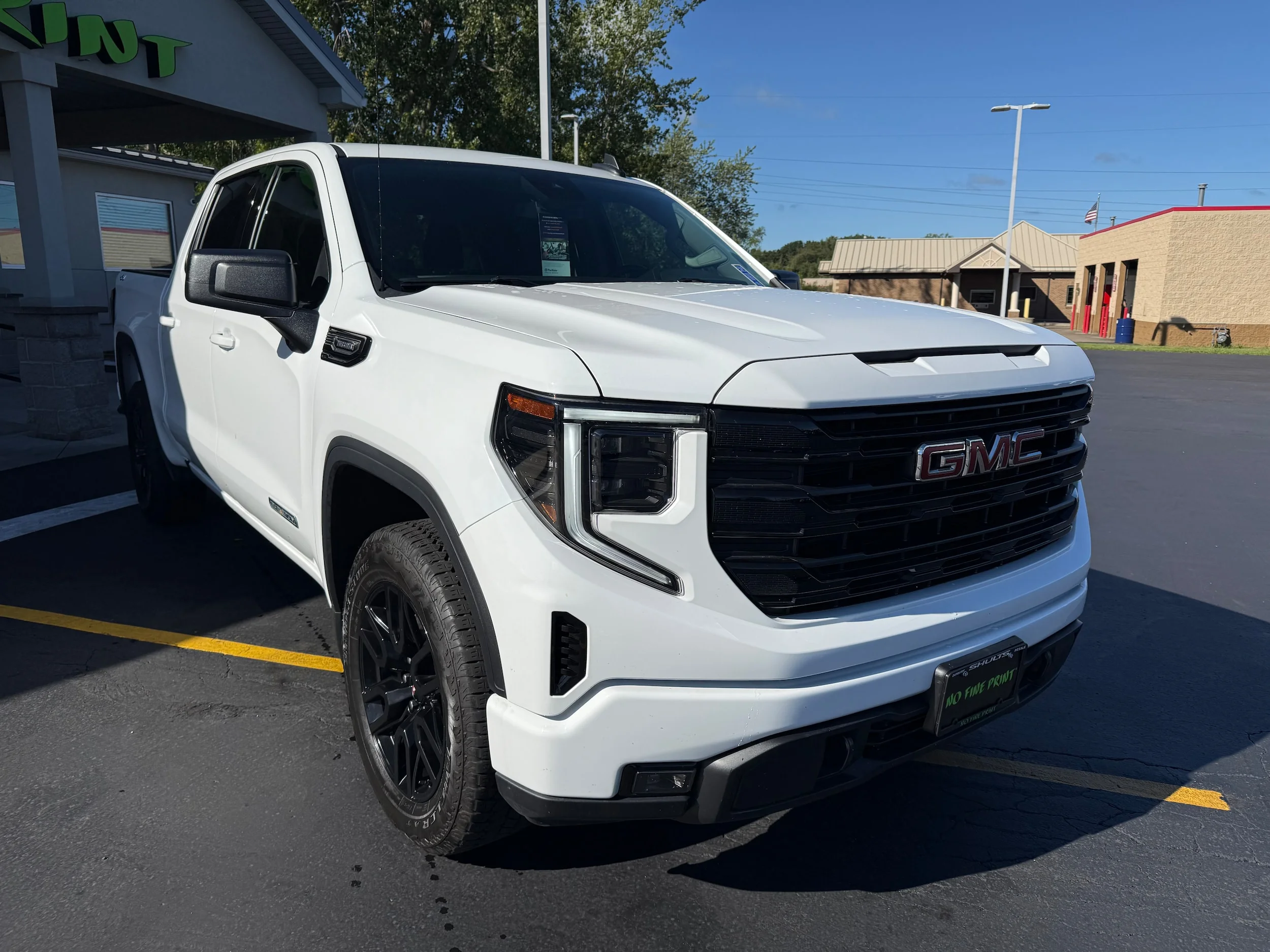 Used 2025 Summit White GMC Elevation image 10