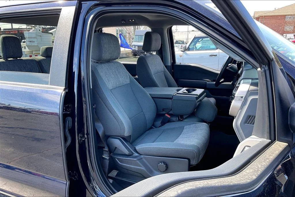 Used 2023 Blue Ford XLT image 6