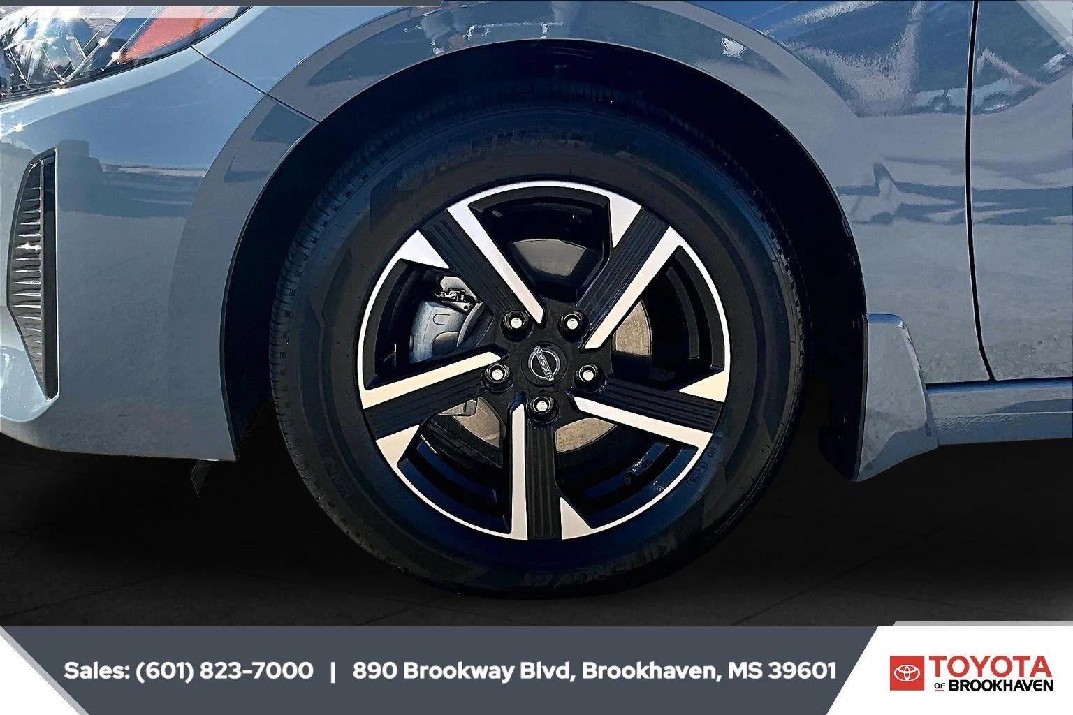Used 2025 Atlantic Gray Metallic Nissan SV image 7