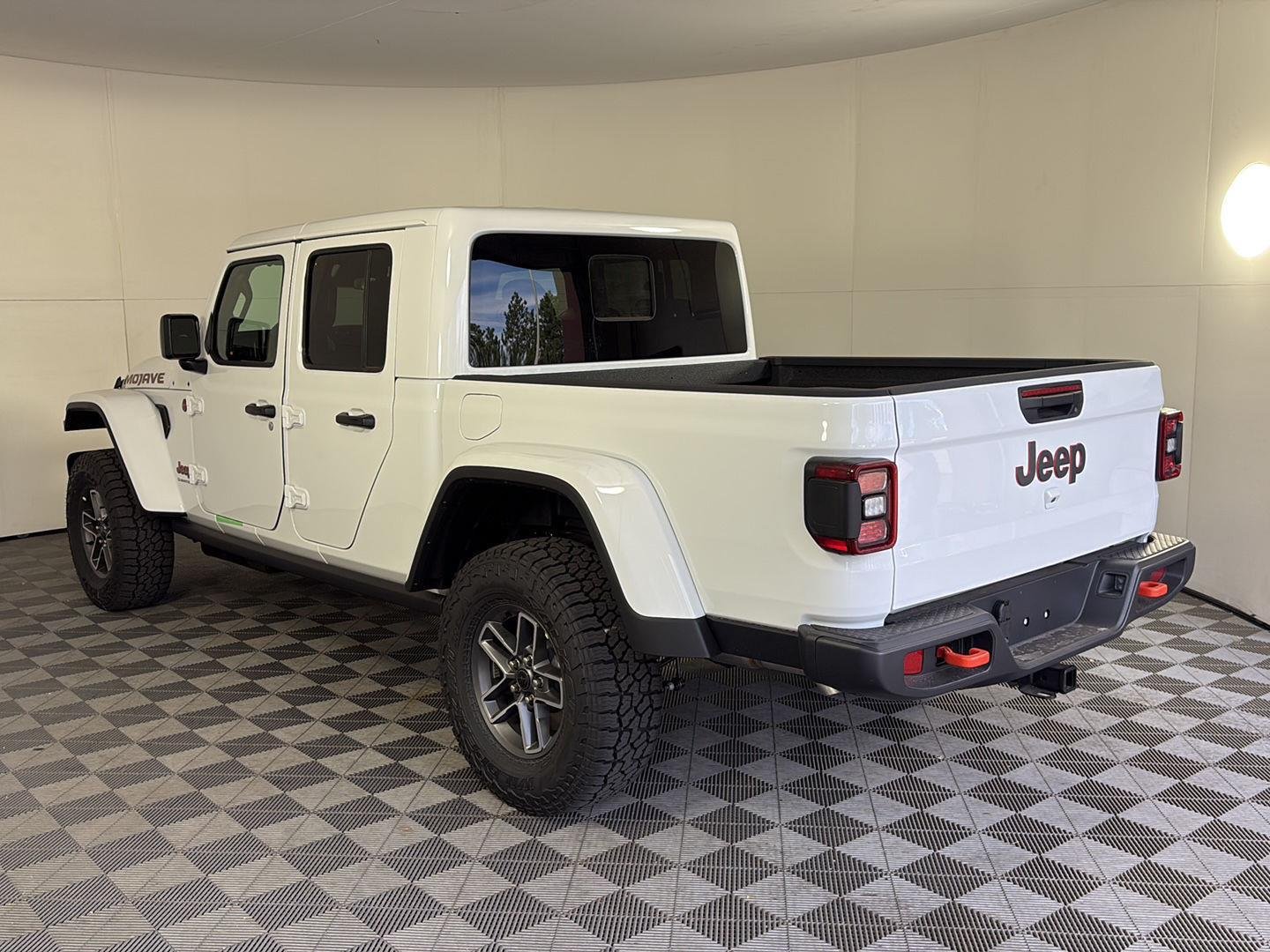 New 2026 Bright White Clear-Coat Exterior Paint Jeep Mojave image 6