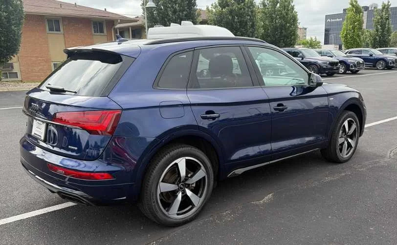 Used 2023 Navarra Blue Metallic Audi S line Premium Plus image 5