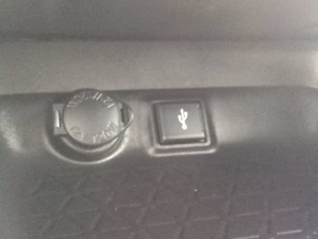 2021 Toyota RAV4 LE - Photo 25