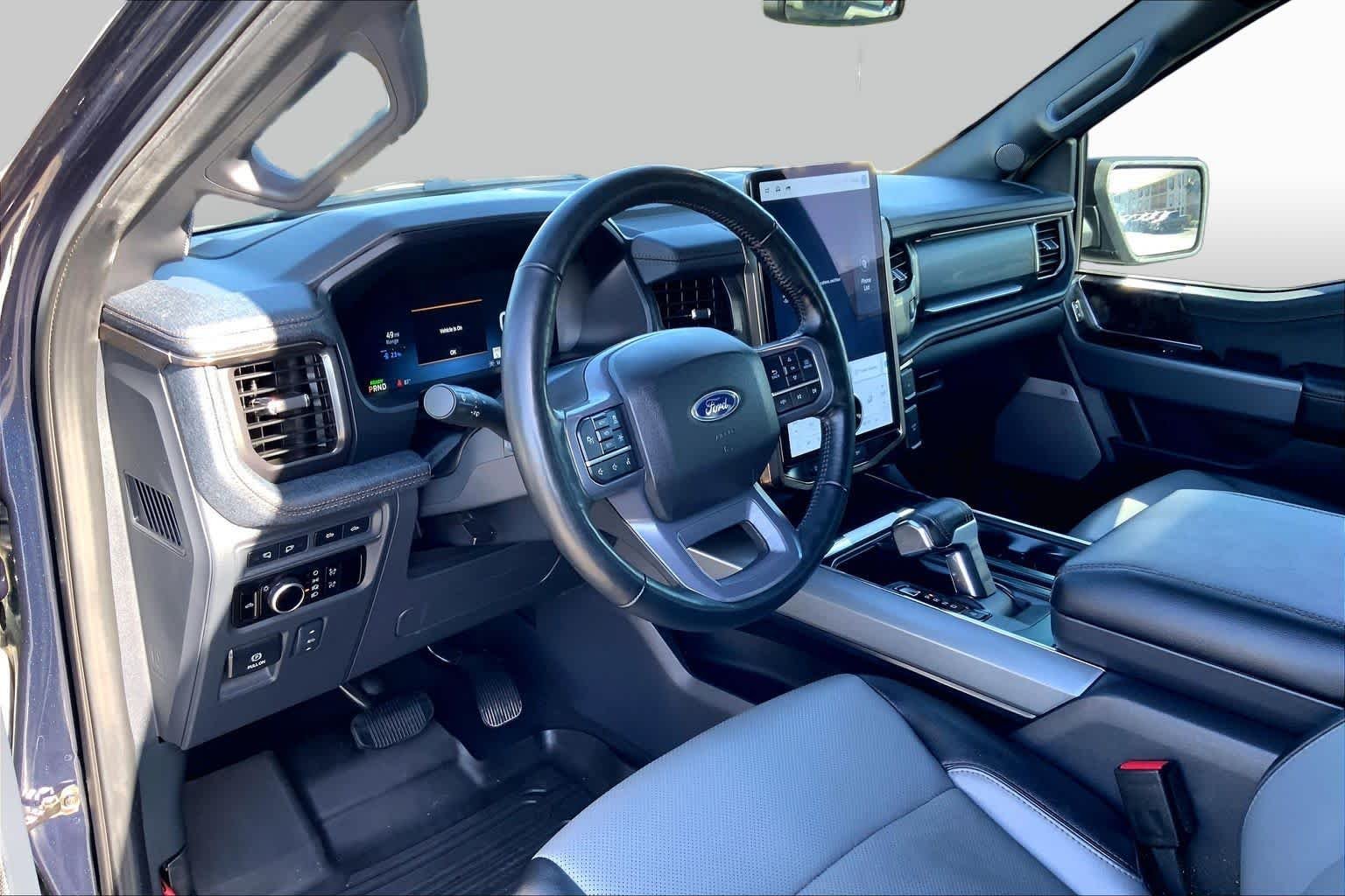 Used 2023 Antimatter Blue Metallic Ford LARIAT image 15