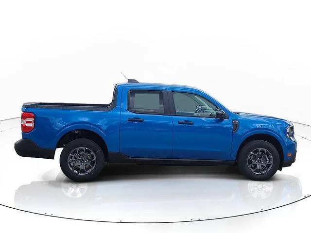 New 2026 Blue Ford XLT image 4