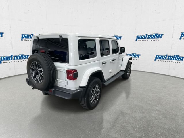 Used 2025 White Jeep Sahara image 11