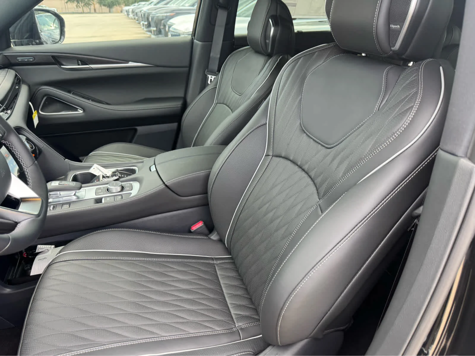 New 2027 MINERAL BLACK INFINITI Autograph AWD image 8