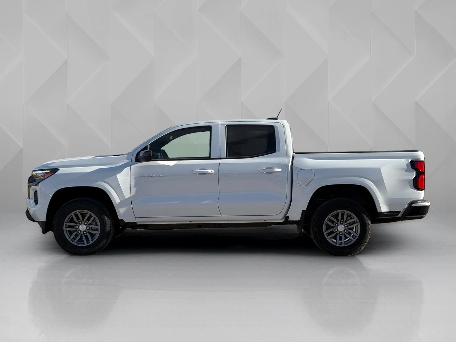 2026 Chevrolet Colorado LT - Photo 8