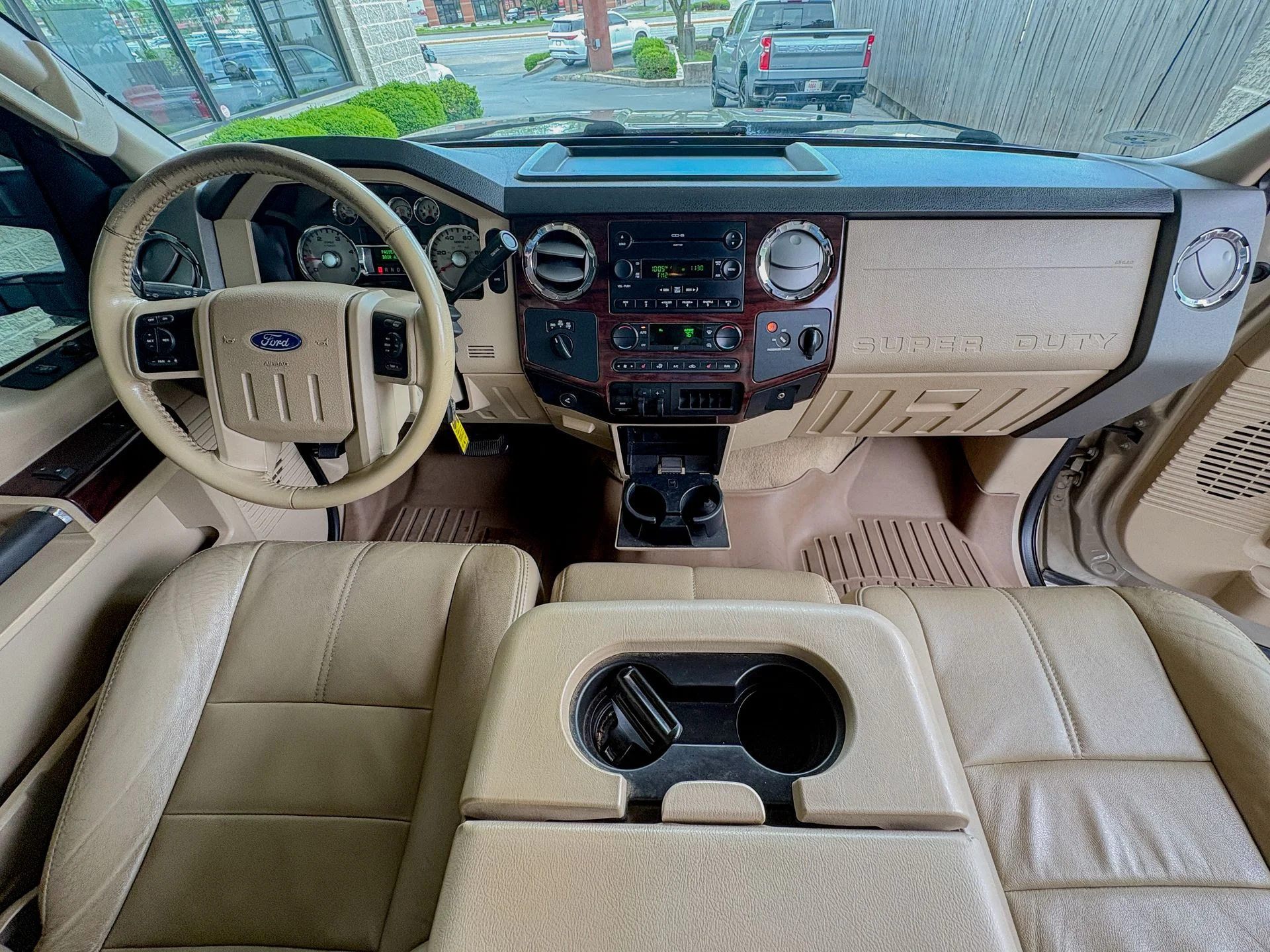 Used 2008 Gold Ford Lariat image 27