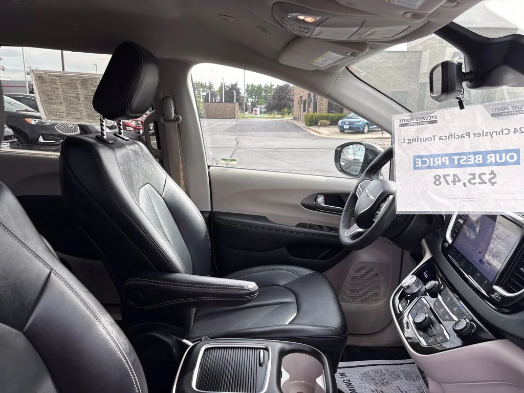 Used 2024 Bright White Clearcoat Chrysler Touring L image 34