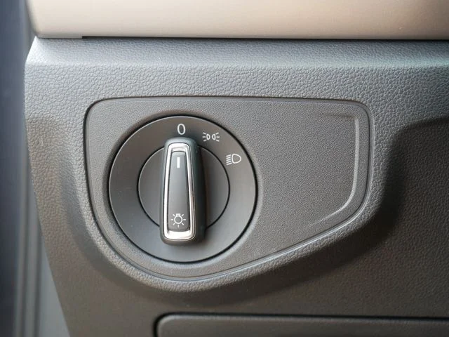 Used 2018 Gray Volkswagen Launch Edition image 26