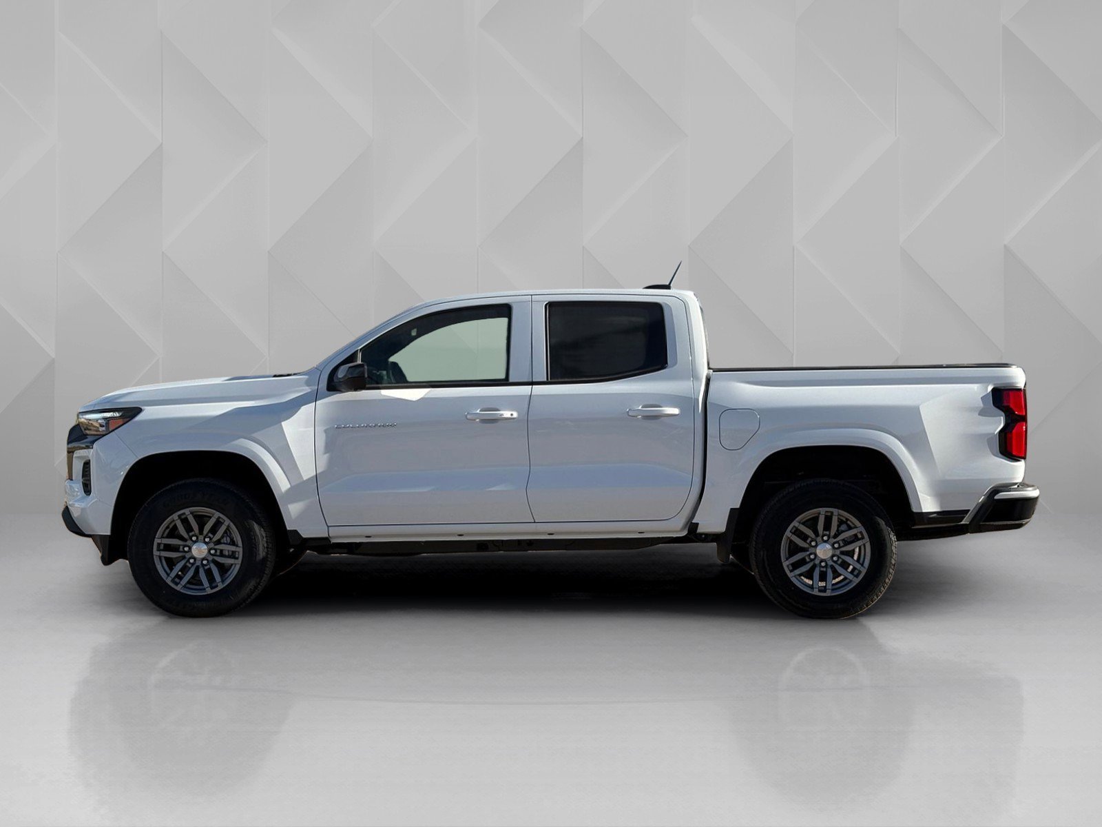 2026 Chevrolet Colorado LT - Photo 8